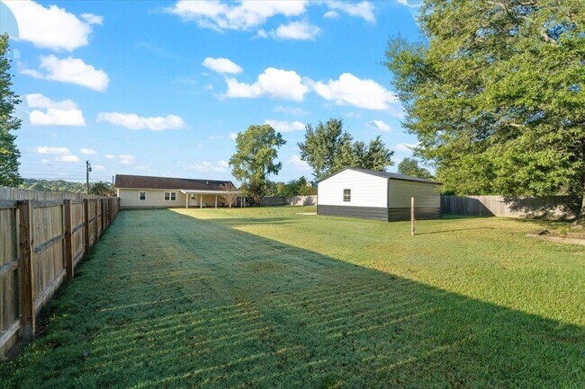 Building Photo - 9496 Holly Grove Rd