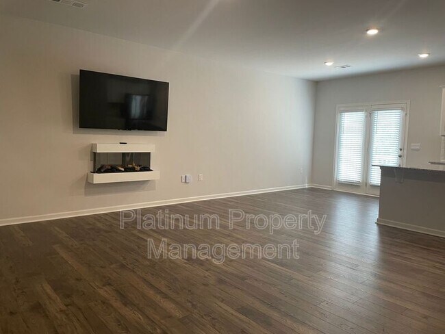 Building Photo - 551 Stoneybrook Dr