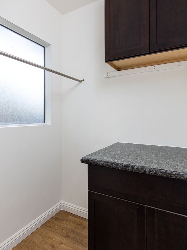 Building Photo - Spacious 2BR on Millionaire's Row!