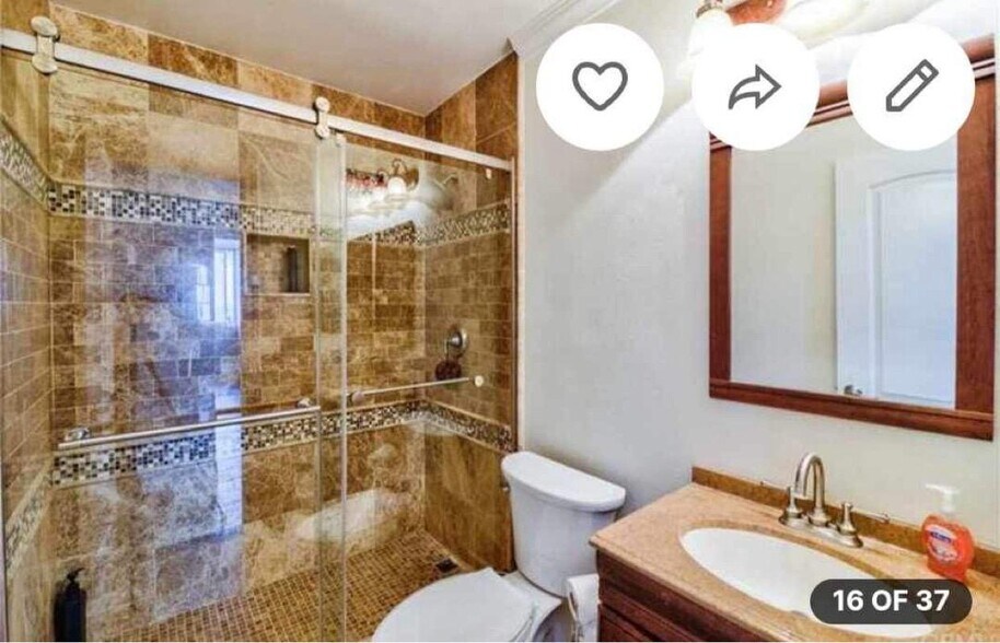 Private Unattached Bathroom - 6526 Ocean Crest Dr