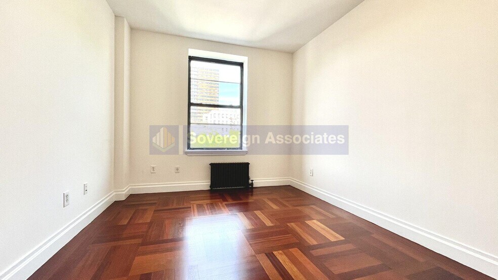 Building Photo - 609 W 137th St