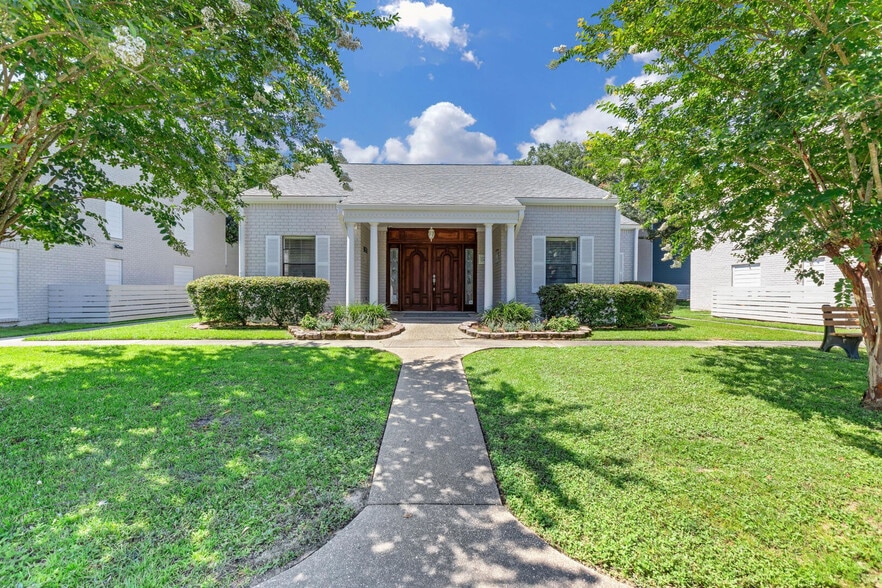 The Emory Apartments 3205 E Olive Rd Pensacola FL 32514 Apartment