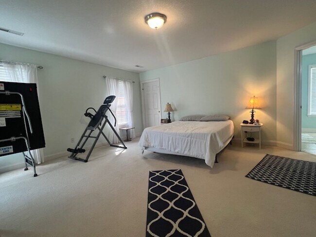 Building Photo - EXCEPTIONAL HOME