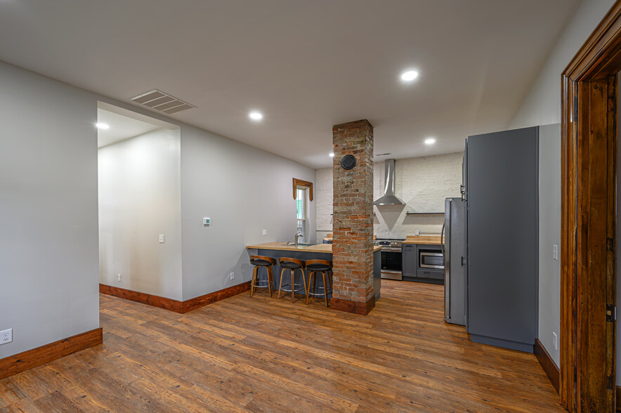 kitchen - 44 S Terry St