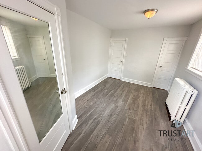 Building Photo - 3 Bedroom townhome in Olney-Oak Lane, Phil...