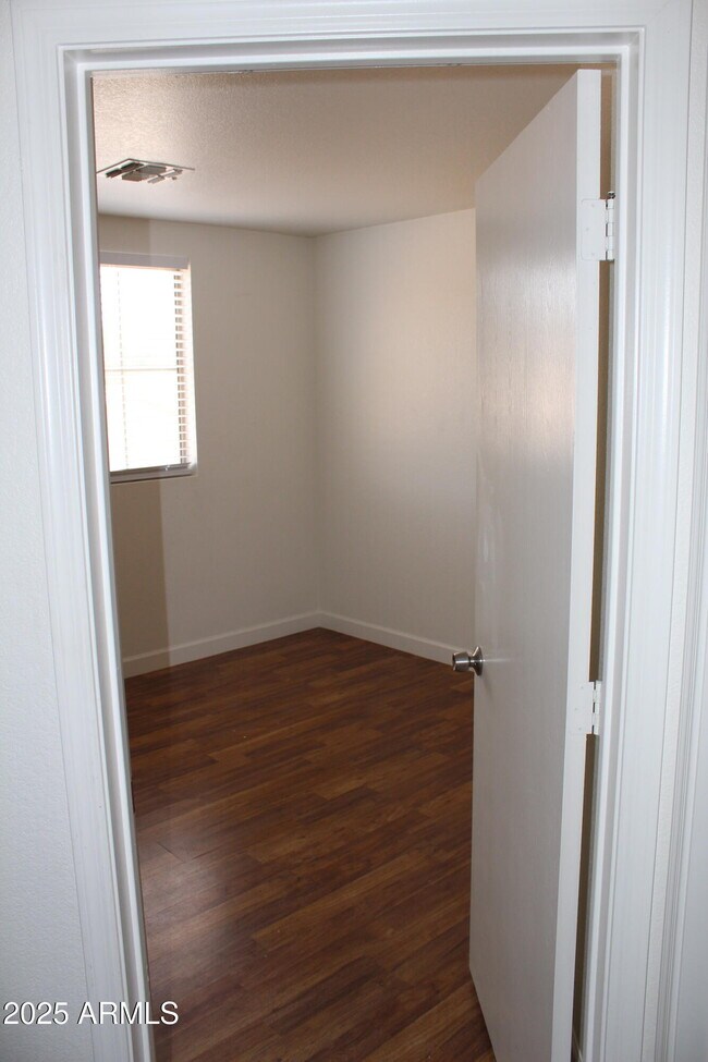 Building Photo - 25248 N 40th Ln