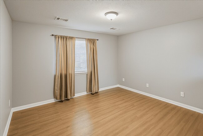 Building Photo - 4427 Eaglewood Trail Dr