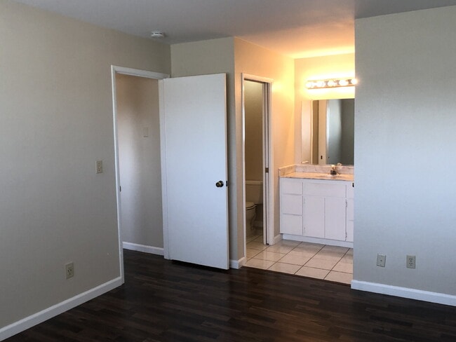 Building Photo - Convenient Santa Clara Location
