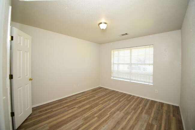 Building Photo - 11255 S 105th E Ave