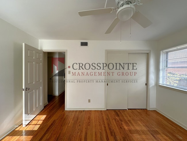 Building Photo - 3 Bedroom 1.5 Bath with Office Space!