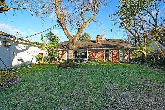 Building Photo - 10406 Bob White Dr