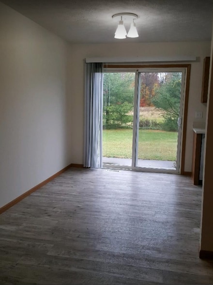 Building Photo - 56 Sunset Rd N