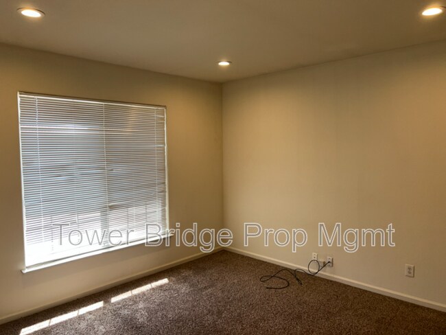 Building Photo - 3918 Ginko Way