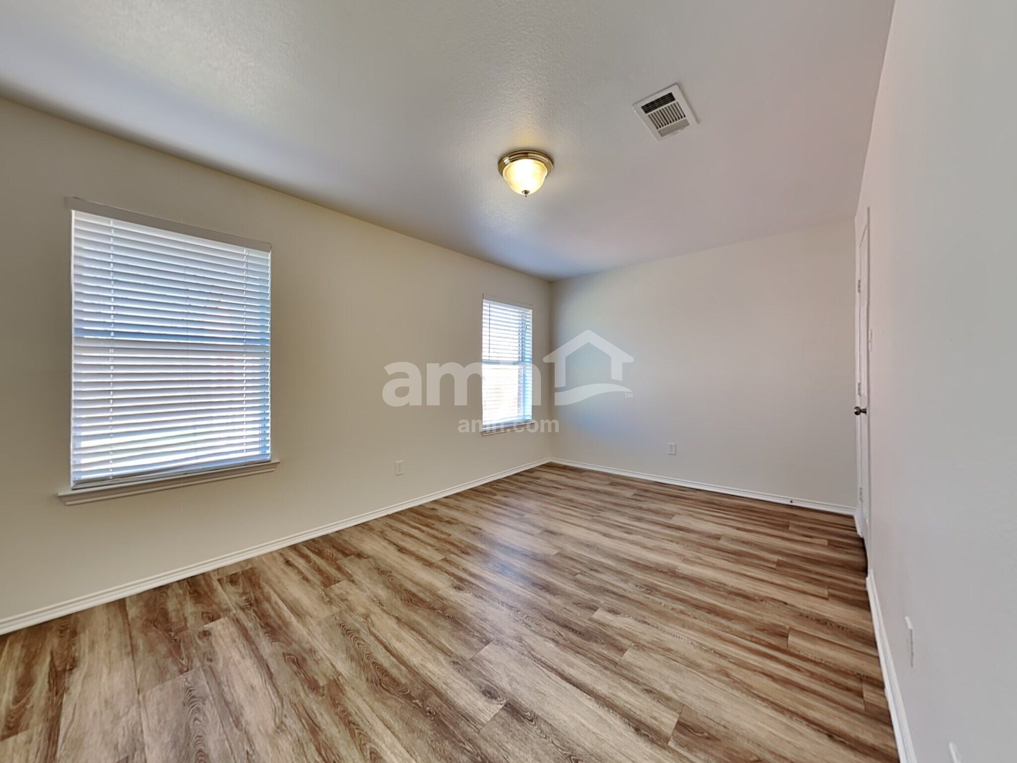 Building Photo - 333 Rock Hill Dr