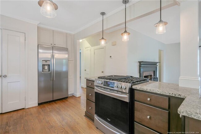 Building Photo - 415 Vista Dr
