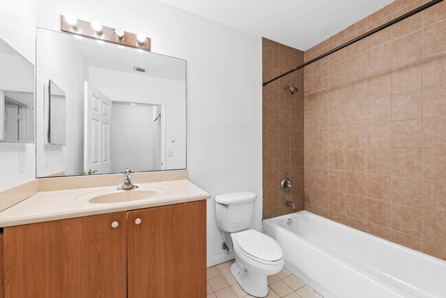 Building Photo - 1425 NW 36th Way