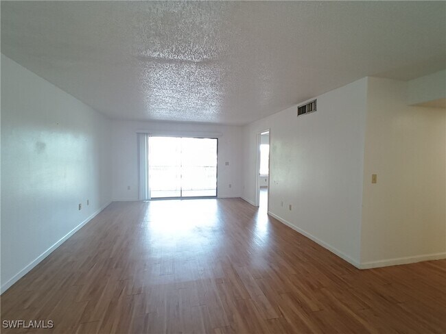 Building Photo - 4440 Orchid Blvd