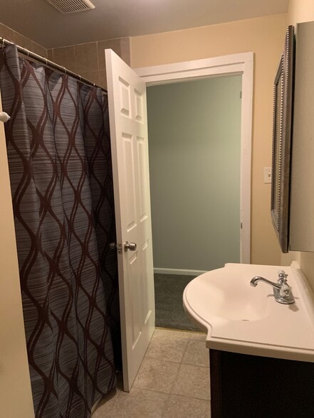 Building Photo - 7147 S Princeton Ave