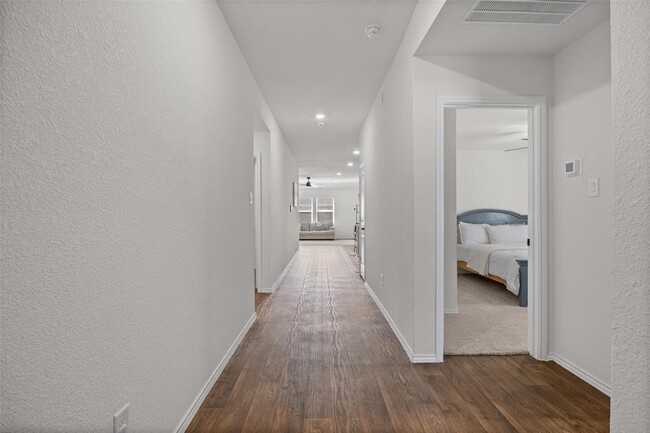Building Photo - 325 Granary Dr