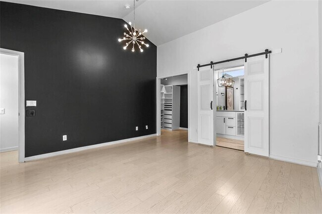 Building Photo - 803 Detering St