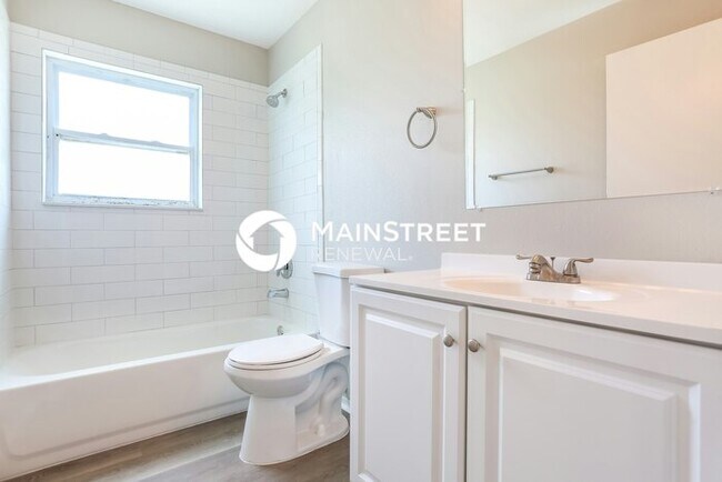 Building Photo - 3 Bedroom Pet-Friendly Home in PORT CHARLOTTE, FL with Main Street Renewal
