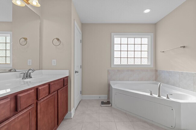 Building Photo - 3 Bedroom 2 Bathroom Home in Onslow Bay!