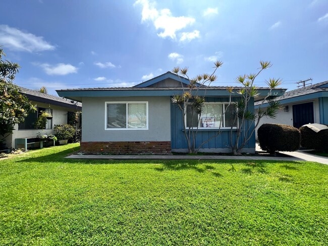 Primary Photo - 5852 Santa Barbara Ave