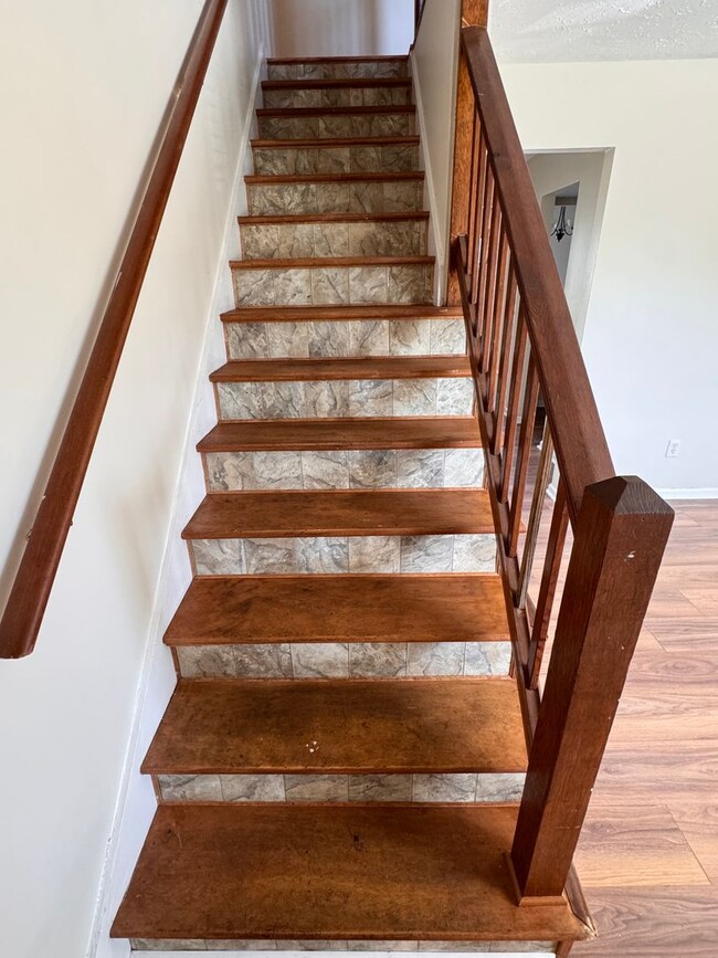 Building Photo - 3 Bedroom || 2.5 Bathroom Townhouse