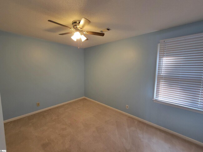 Building Photo - 503 Hillandale Rd