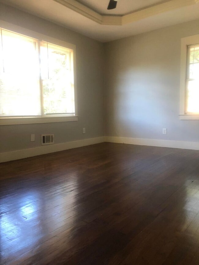 Building Photo - 3 Bed, 2 Bath Home Near Atlanta