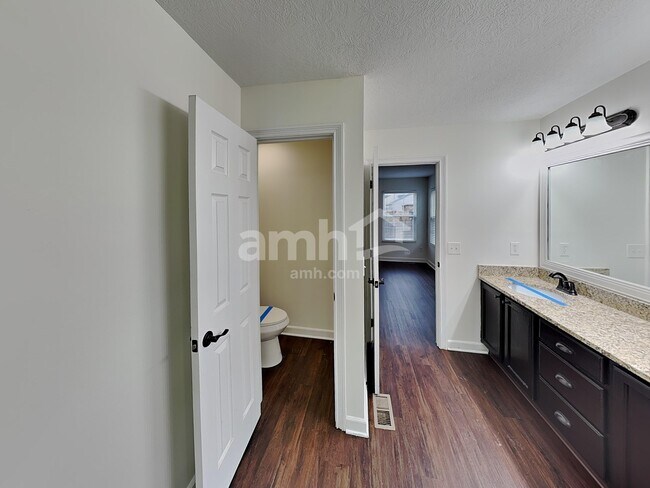 Building Photo - 1130 Mastell Dr