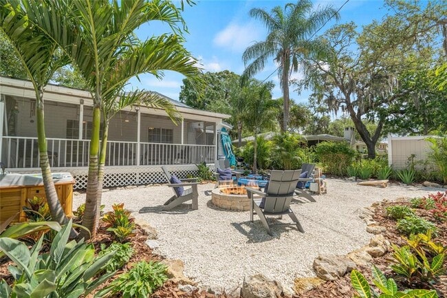 Building Photo - 513 Crystal Beach Ave