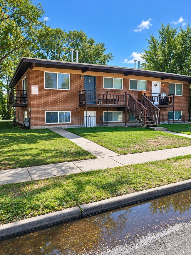 Building Photo - 1601 Ivy Cir