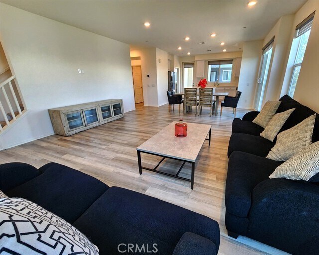 Building Photo - 203 Steely