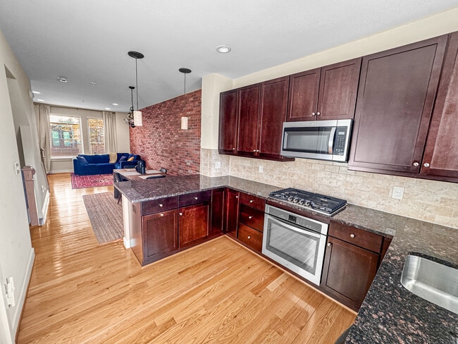 Building Photo - 5610 45th Ave