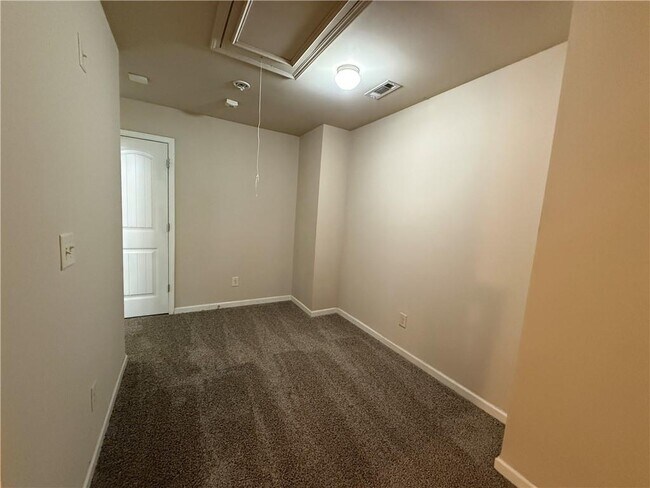 Building Photo - 1045 Township Cir