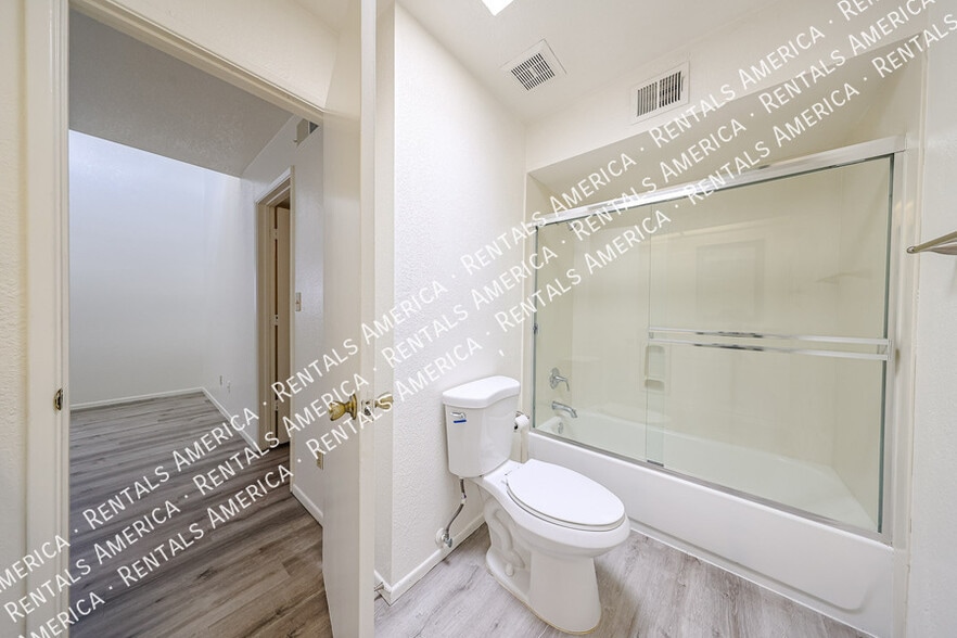 Building Photo - 6480 N 82nd St