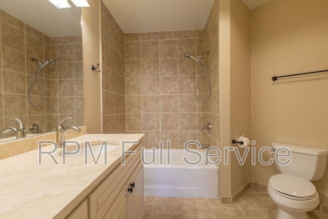 Building Photo - 110 31st Ave N