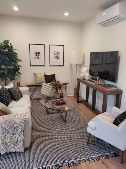 Building Photo - 3649 Cazador St