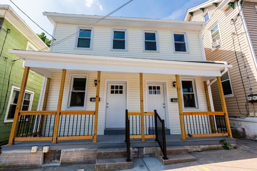 Building Photo - 203 W High St
