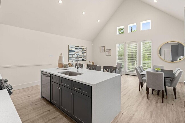 Building Photo - 1042 Homer St