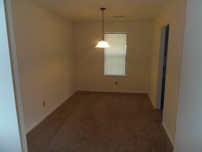 Building Photo - Charming 1 Story Brick Home