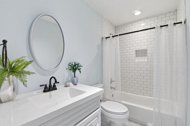 Building Photo - 180 Grove Rd