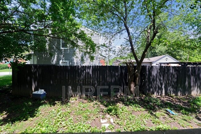 Building Photo - 316 B S Chase Ave