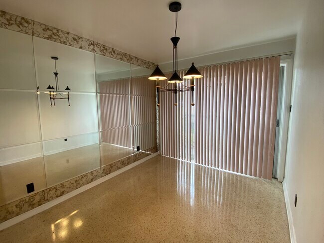 Dining room - 133 Clark St