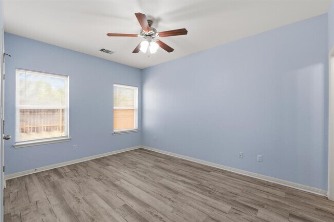 Building Photo - 4500 Senda Ln