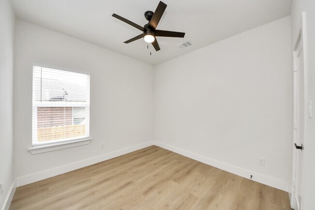 Building Photo - 1314 W Willis St