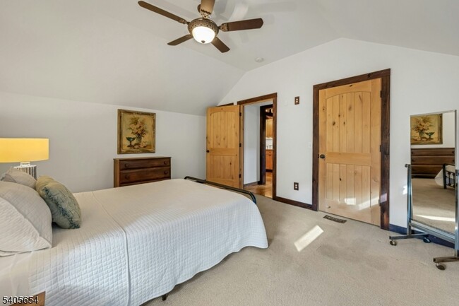 Building Photo - 7 Hillside Rd