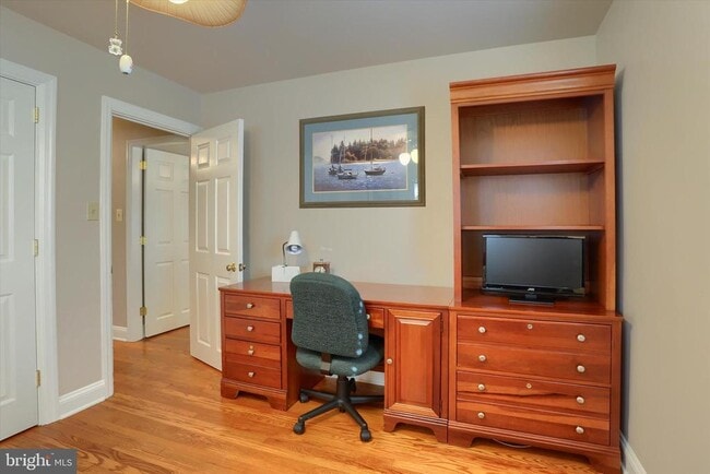 Building Photo - 2406 Roundtop Rd