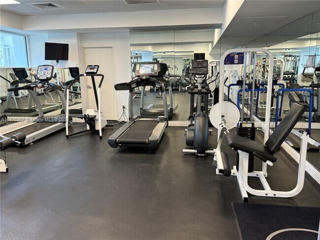 Building Photo - 5900 Collins Ave